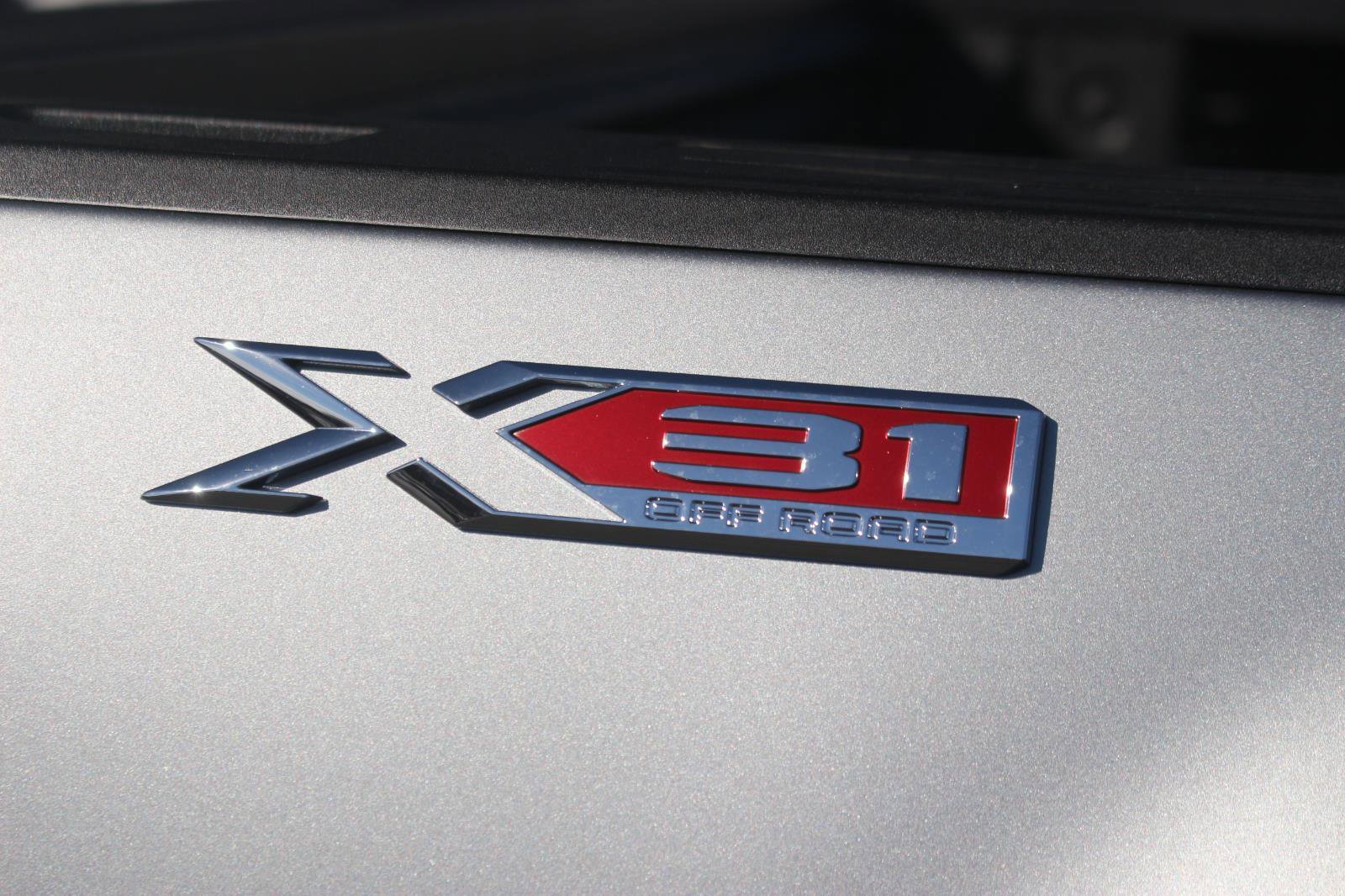 New 2026 GMC Sierra 2500 SLE image 12