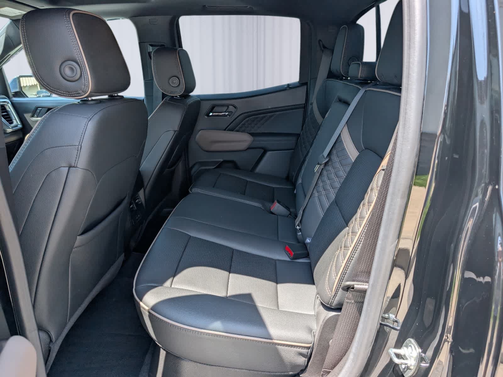 Certified 2025 GMC Canyon Denali AWD/4WD image 13