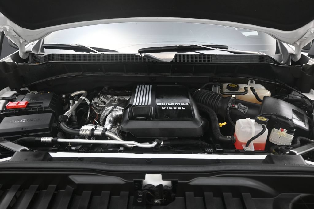 Used 2024 Chevrolet Silverado 1500 RST w/ Redline Edition AWD/4WD image 11