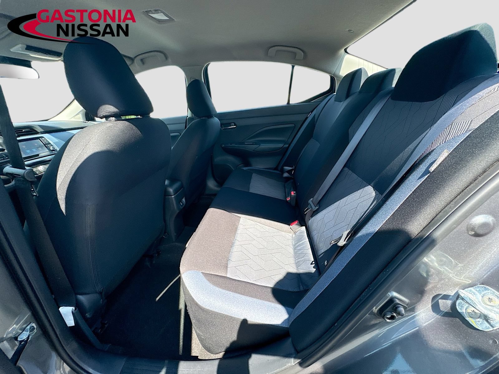 Used 2025 Nissan Versa SV FWD image 31