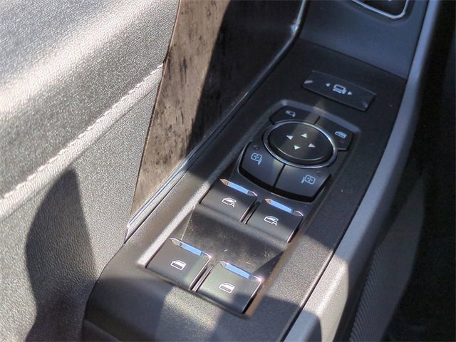 Used 2024 Ford F250 Lariat w/ Chrome Package image 24