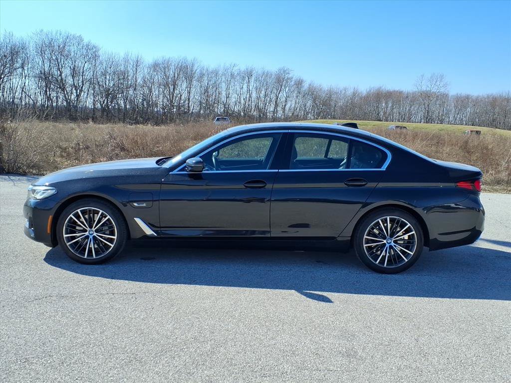 Used 2023 BMW 530e xDrive w/ Convenience Package AWD/4WD image 7