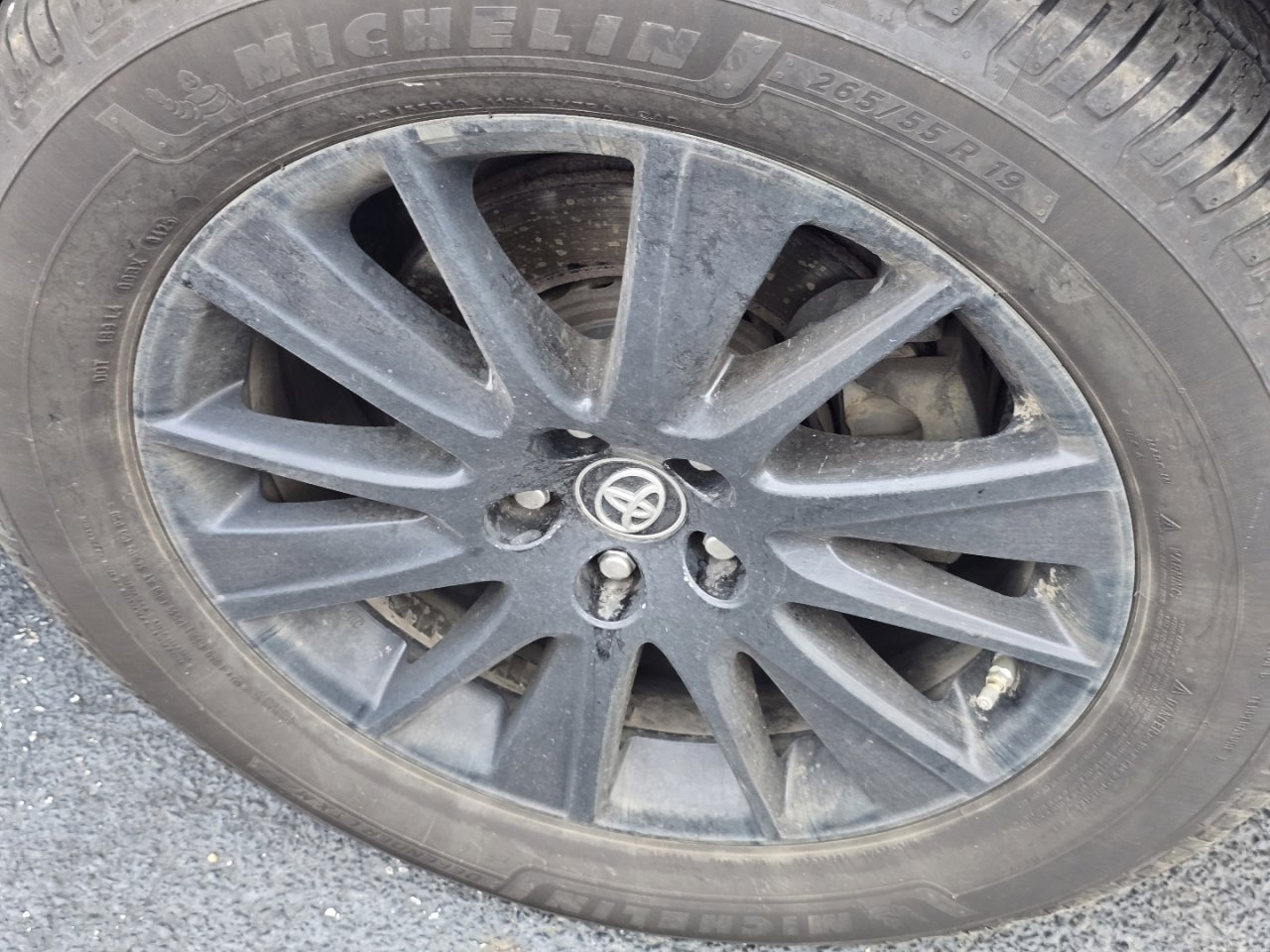 Used 2019 Toyota Highlander SE image 16