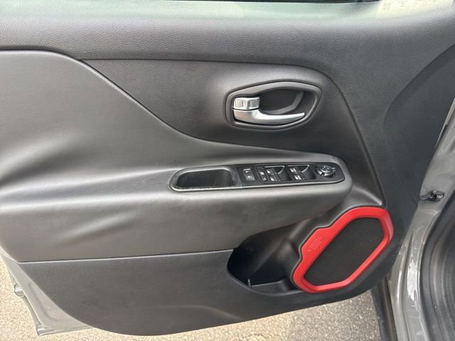 Used 2020 Jeep Renegade Trailhawk image 8