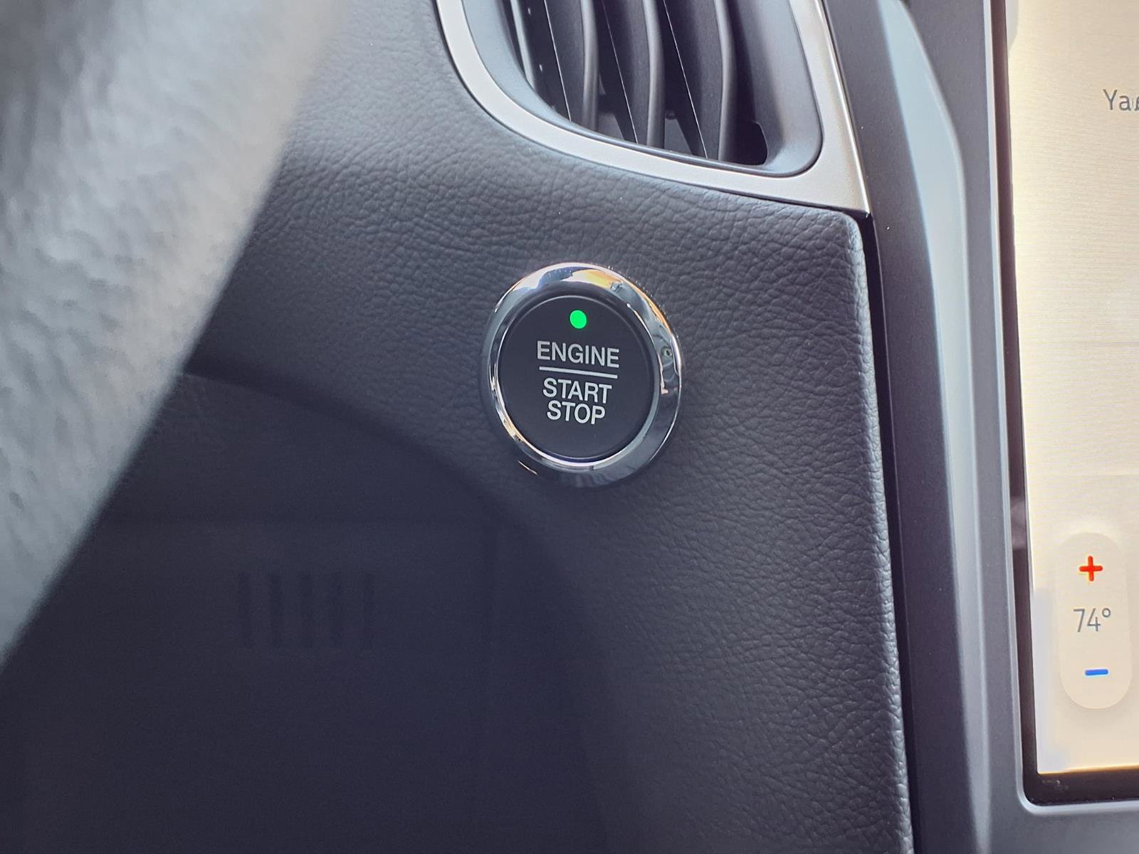 Used 2024 Ford Edge SEL w/ Convenience Package image 14