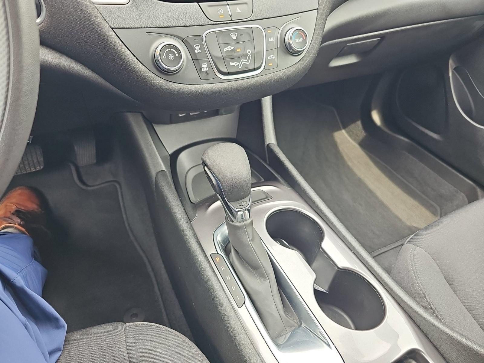 Used 2022 Chevrolet Malibu LS FWD image 17