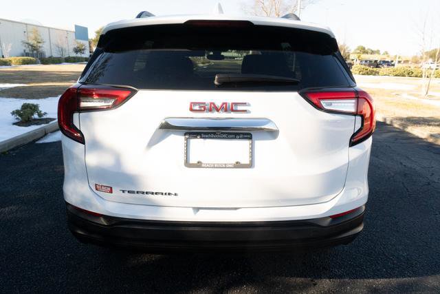 Used 2024 GMC Terrain SLE w/ Driver Convenience Package image 4