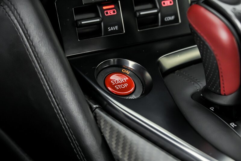 Used 2018 Nissan GT-R Premium AWD/4WD image 38
