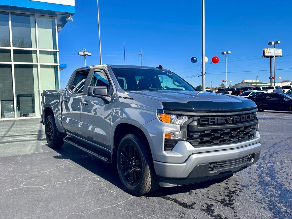 Used 2024 Chevrolet Silverado 1500 Custom w/ Dark Appearance Package image 2