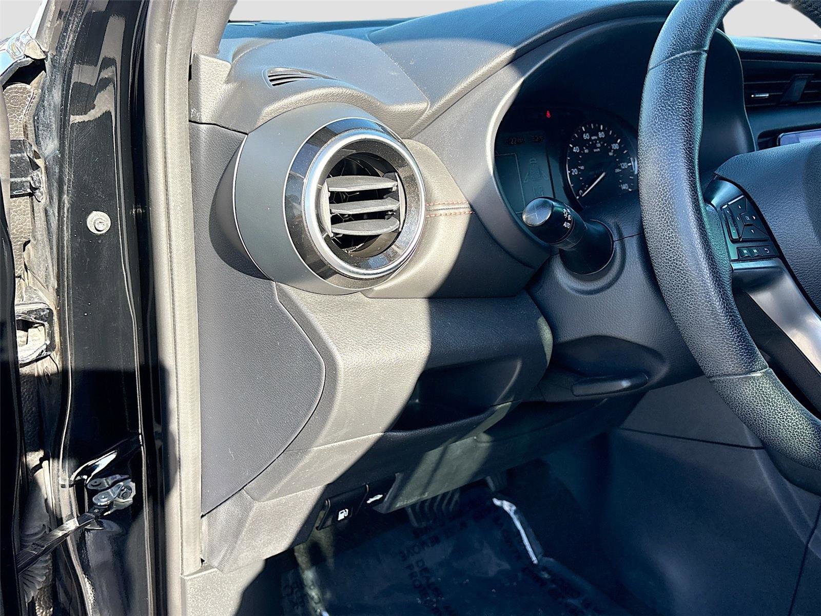 Used 2021 Nissan Kicks SR w/ Interior Electronics Package image 11