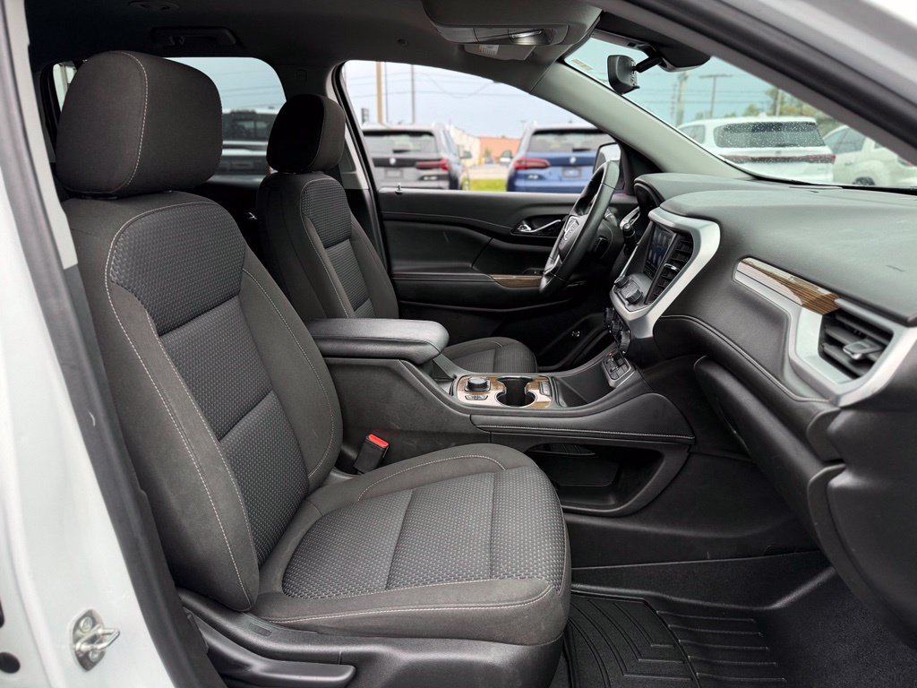 Used 2022 GMC Acadia SLE w/ Driver Convenience Package FWD image 12