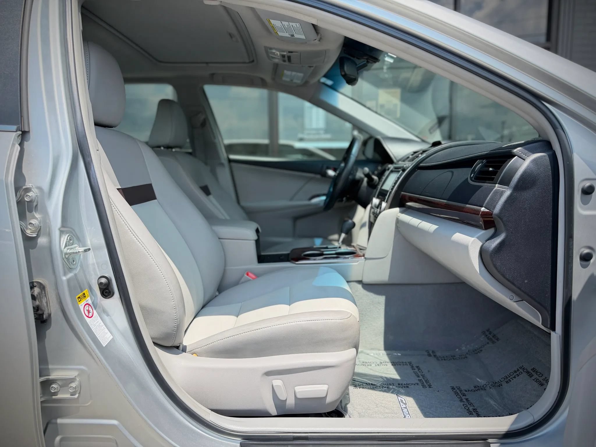 Used 2012 Toyota Camry XLE FWD image 17