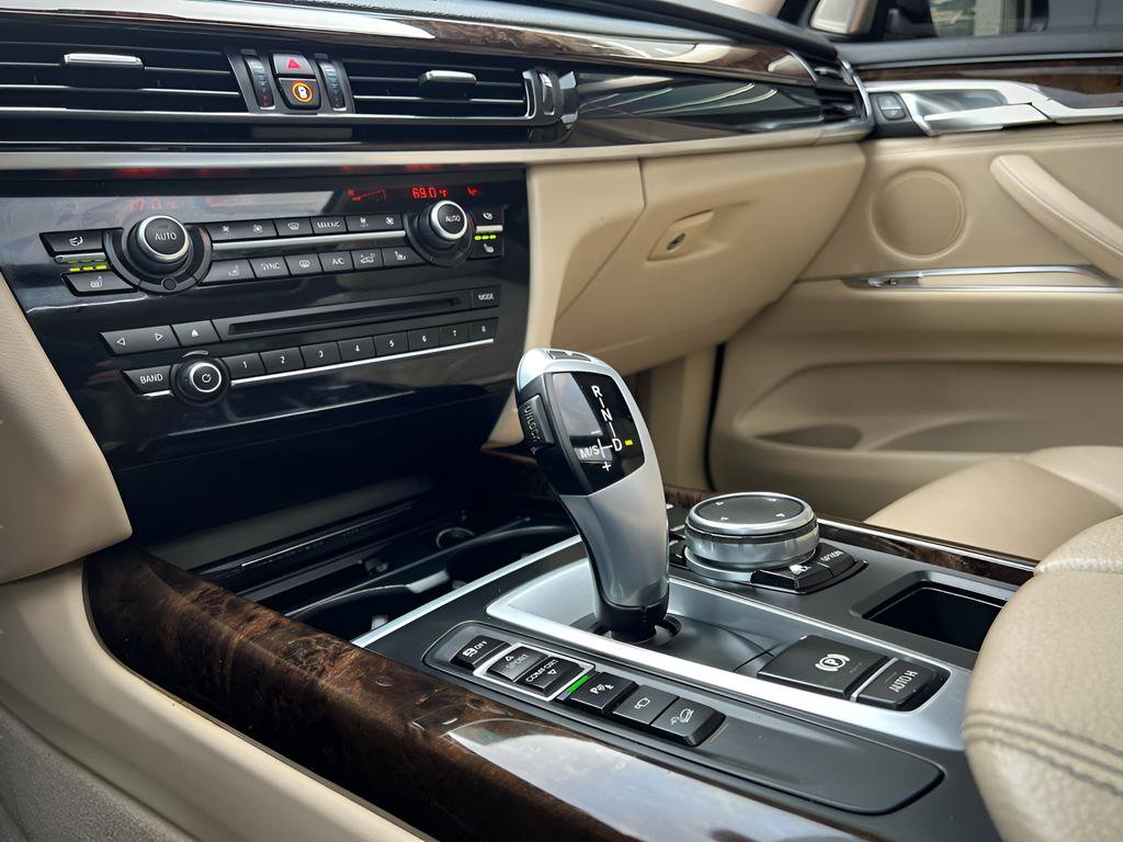 Used 2015 BMW X5 xDrive35d image 64