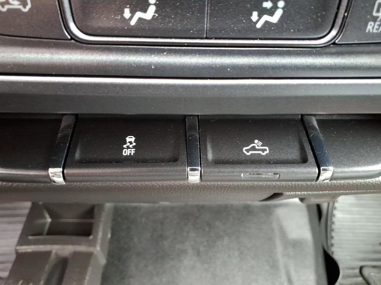 Used 2019 Chevrolet Silverado 1500 W/T AWD/4WD image 20