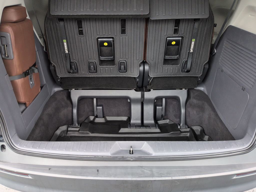 Used 2024 Toyota Sienna LE FWD image 23