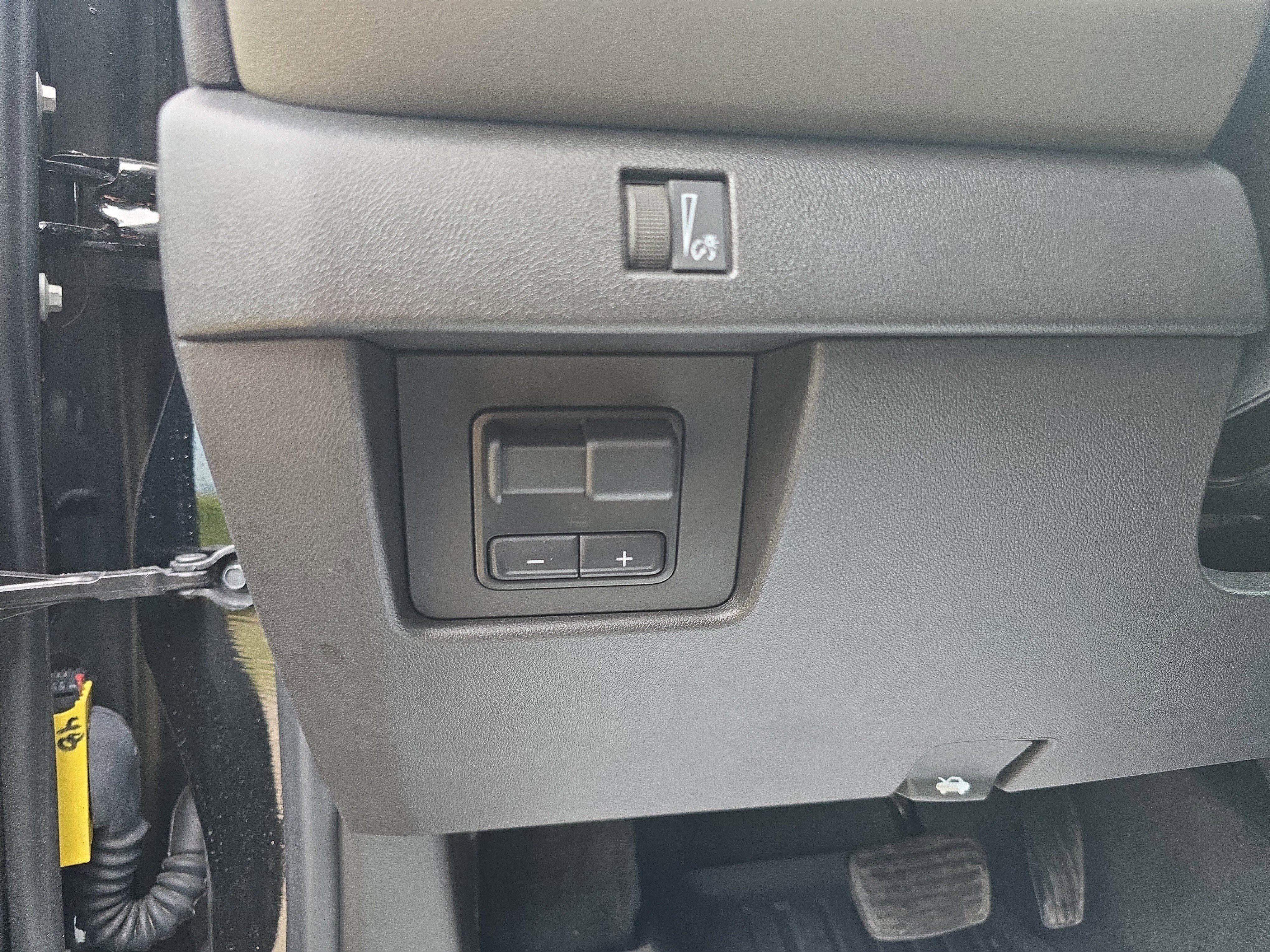 Used 2024 Chevrolet Colorado ZR2 w/ Technology Package image 20