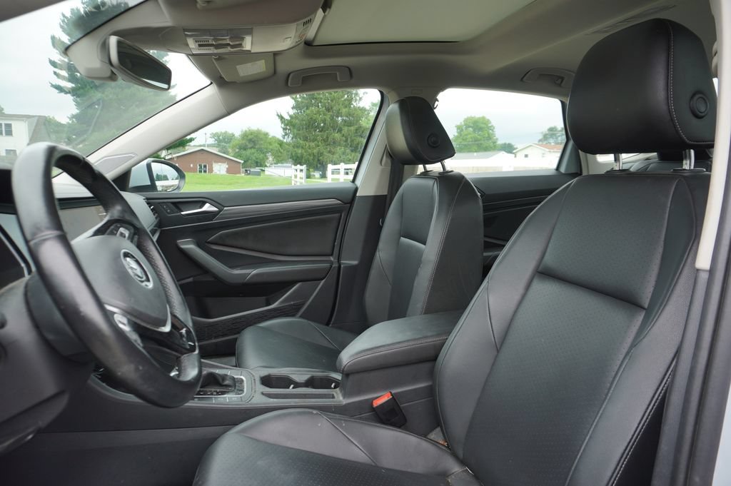 Used 2019 Volkswagen Jetta SEL FWD image 2