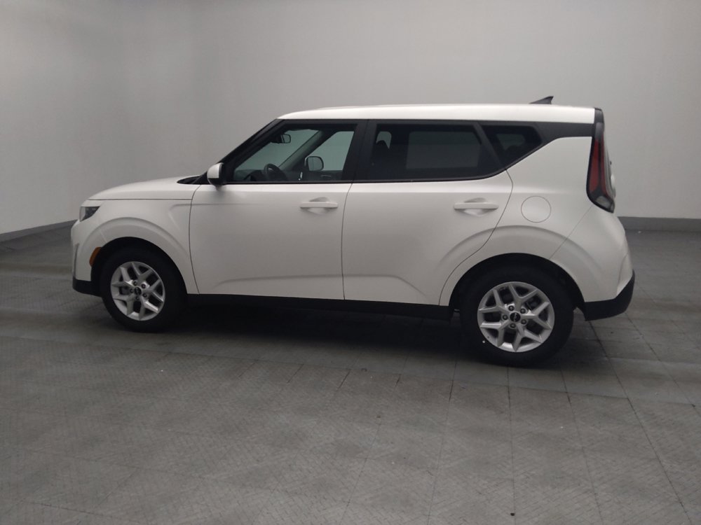 Used 2025 Kia Soul LX image 3