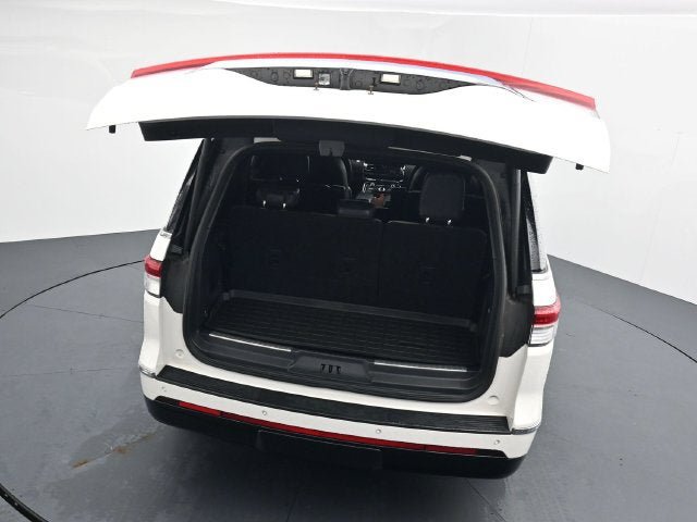 Used 2023 Lincoln Navigator Reserve AWD/4WD image 29