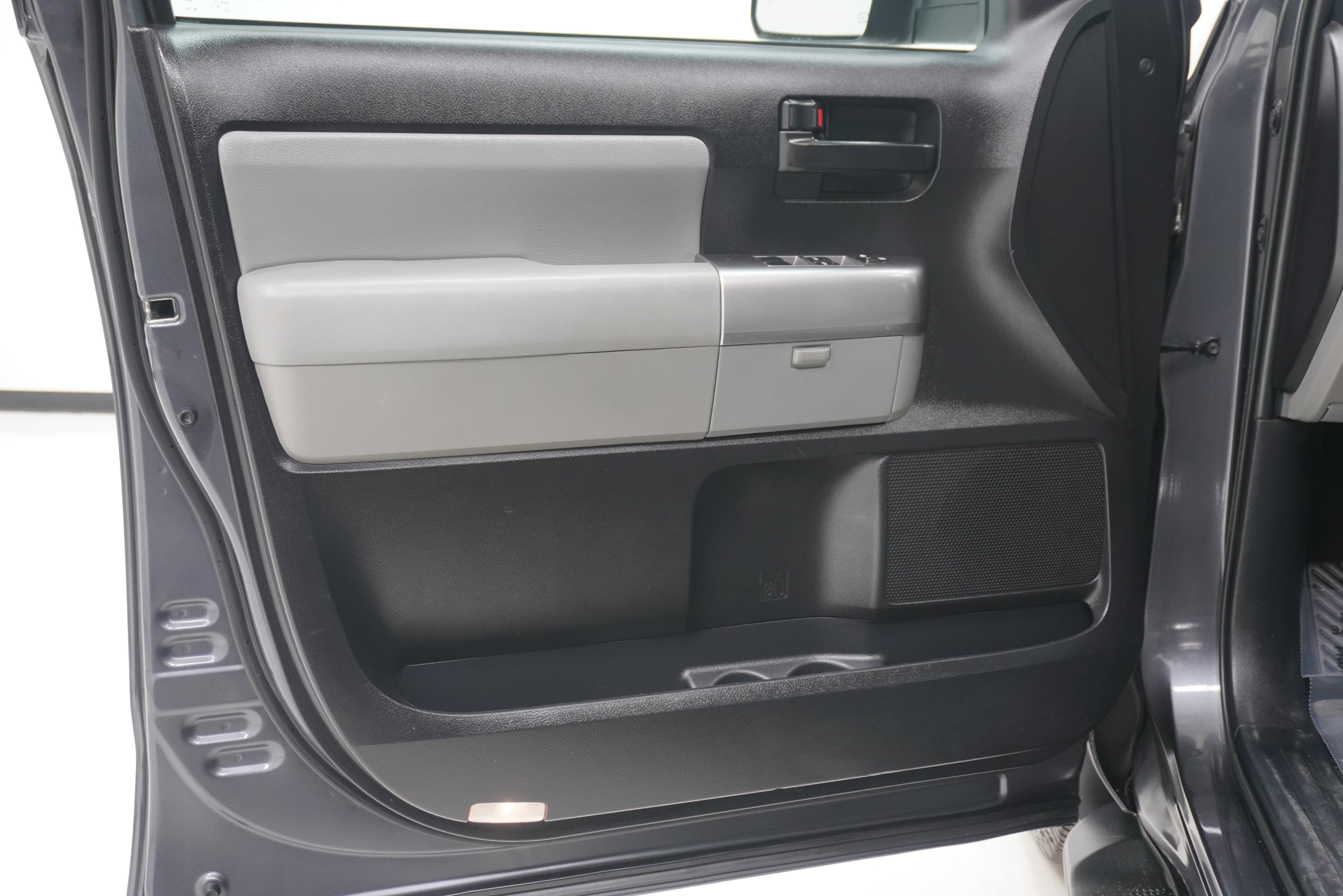 Used 2019 Toyota Sequoia SR5 RWD image 15