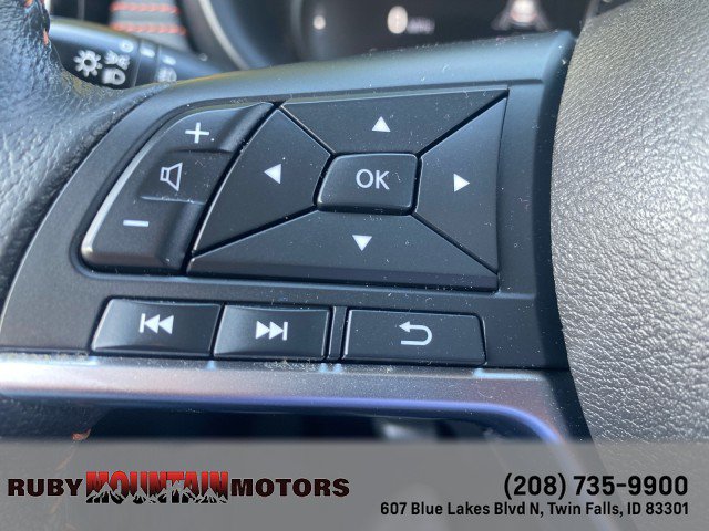 Used 2023 Nissan Kicks SR w/ Interior Electronics Package FWD image 17