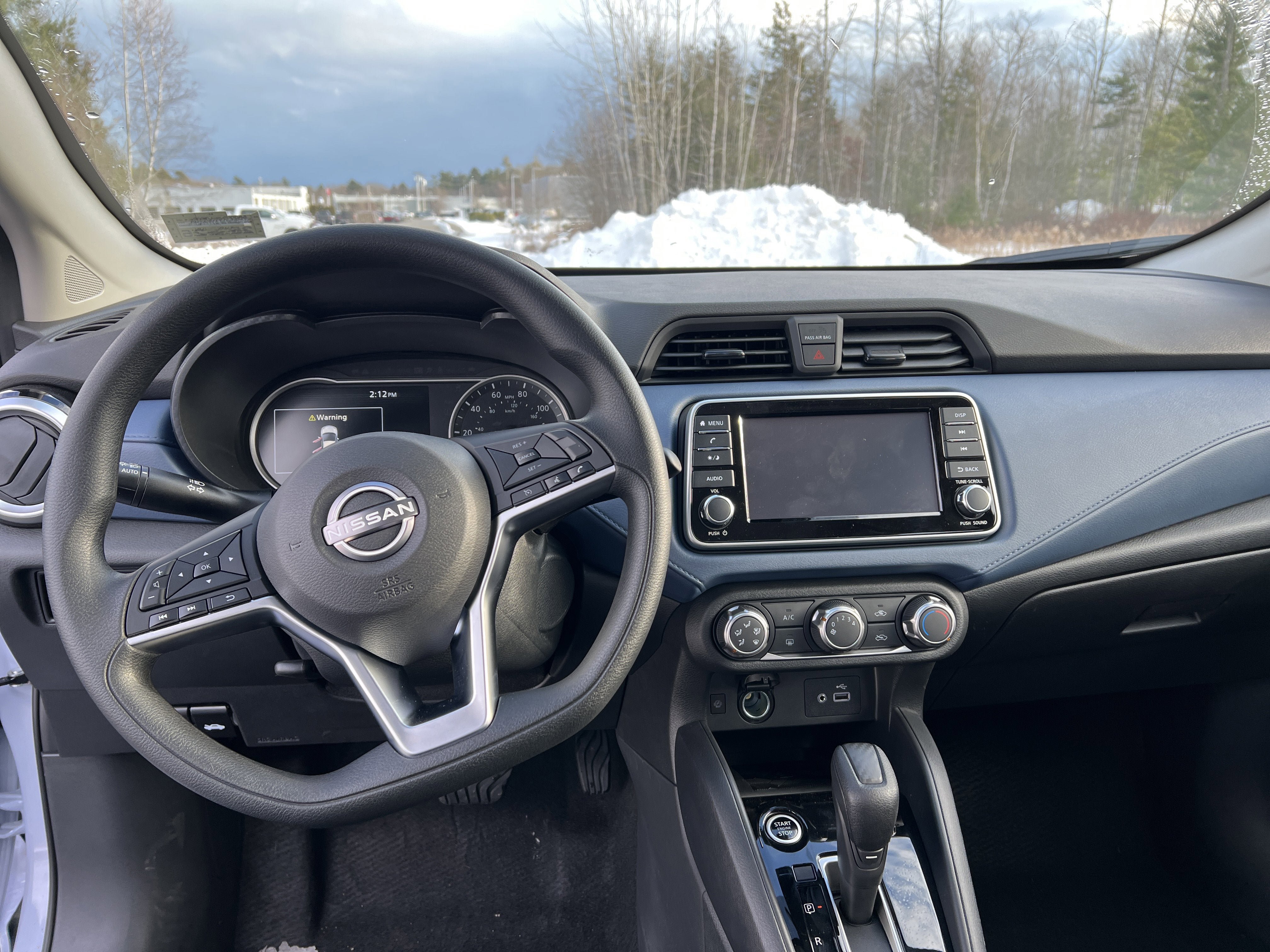 New 2025 Nissan Versa SV w/ Trunk Package FWD image 3