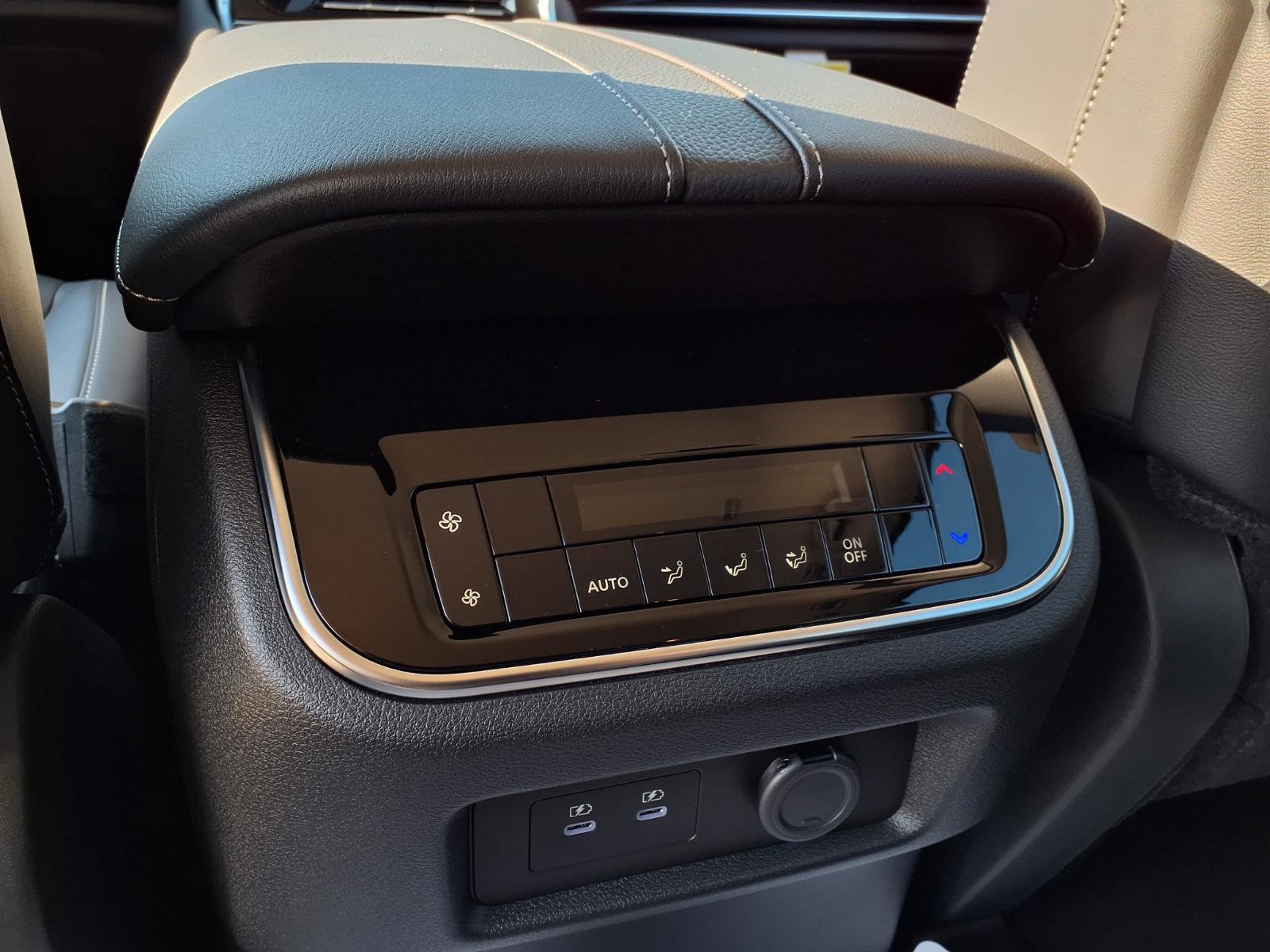 New 2026 Nissan Armada SV image 6