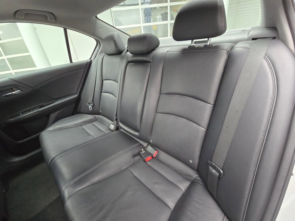 Used 2014 Honda Accord Touring image 14