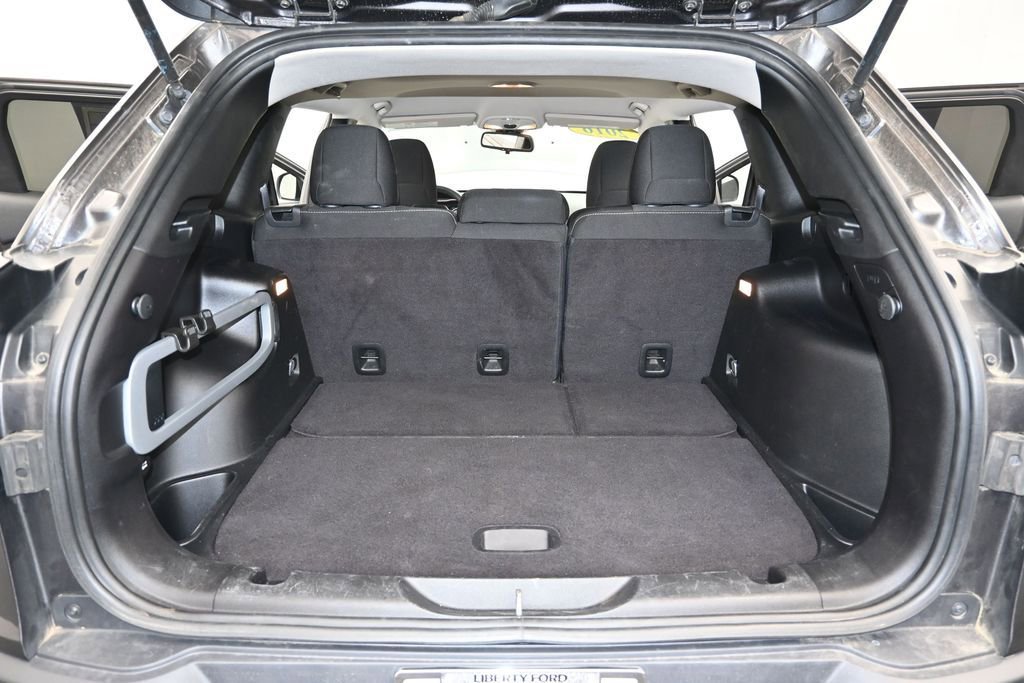 Used 2016 Jeep Cherokee Latitude FWD image 11