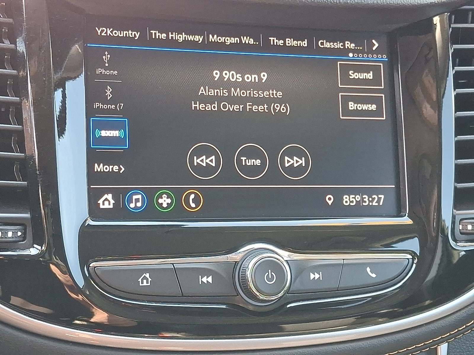 Used 2021 Chevrolet Trax LT w/ Driver Confidence Package FWD image 18