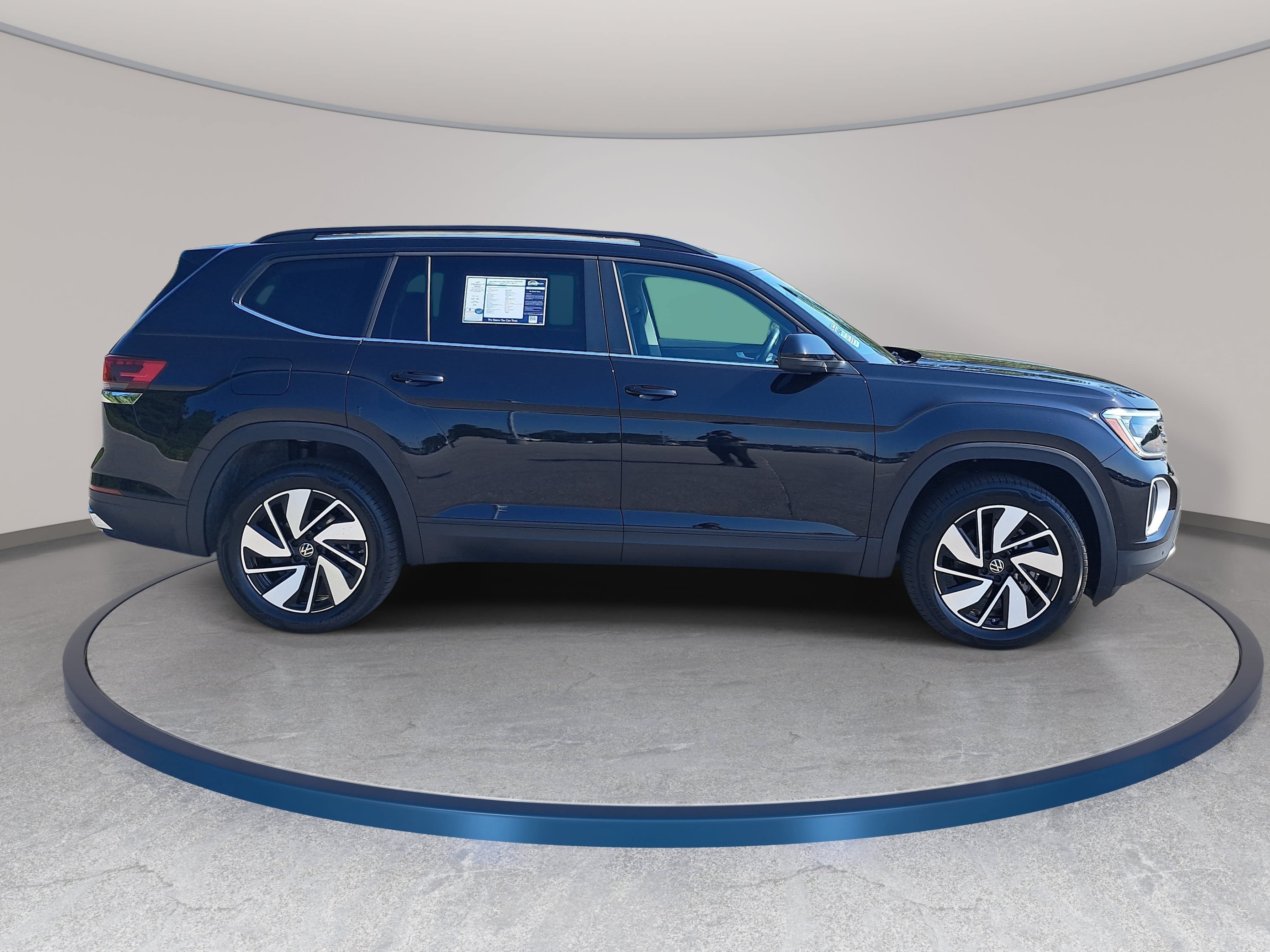 Used 2026 Volkswagen Atlas SE FWD image 4