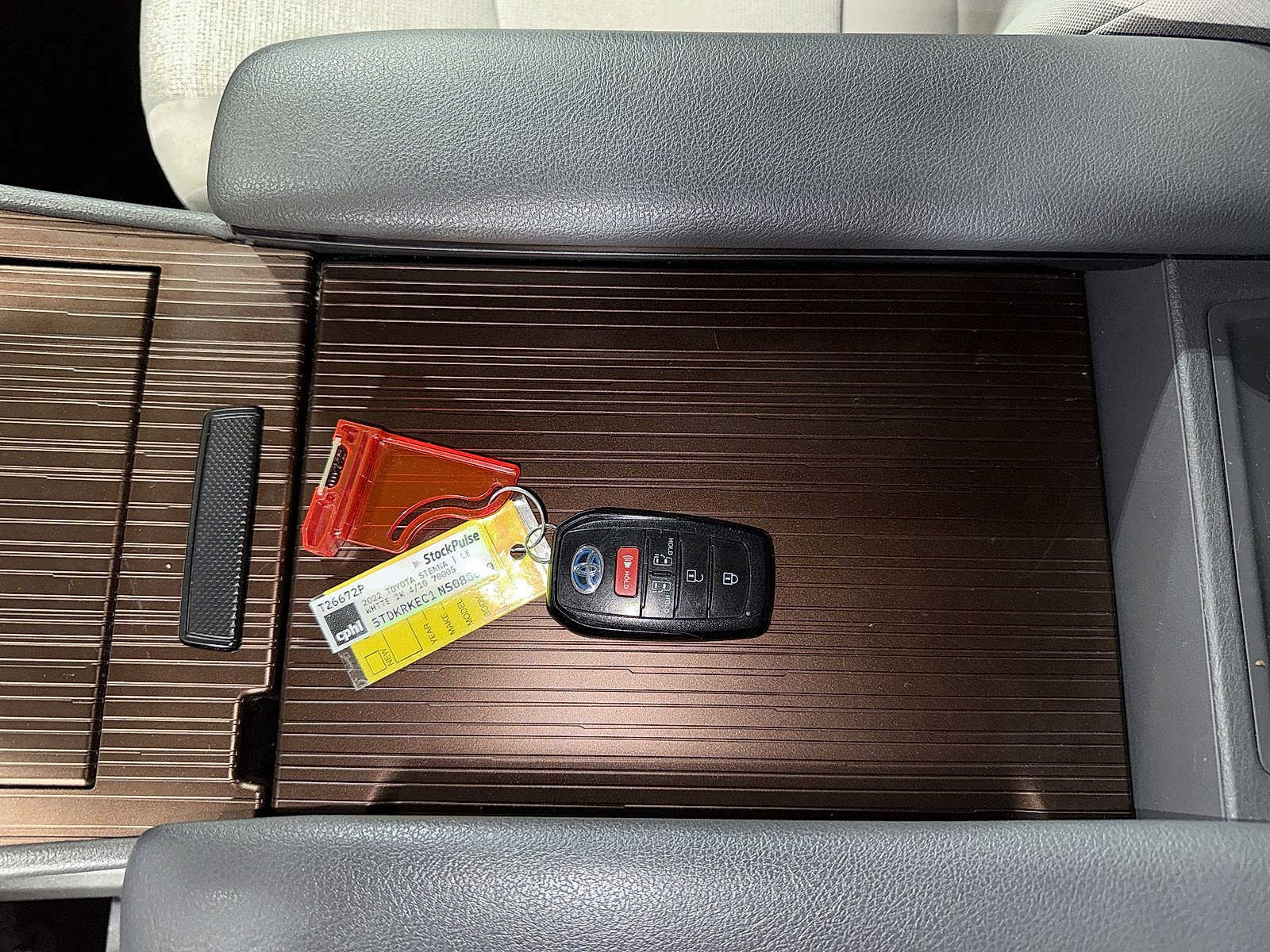 Certified 2022 Toyota Sienna LE FWD image 33