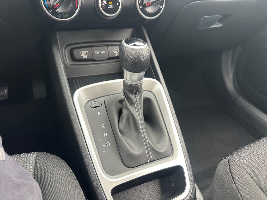 New 2026 Hyundai Venue SE FWD image 18