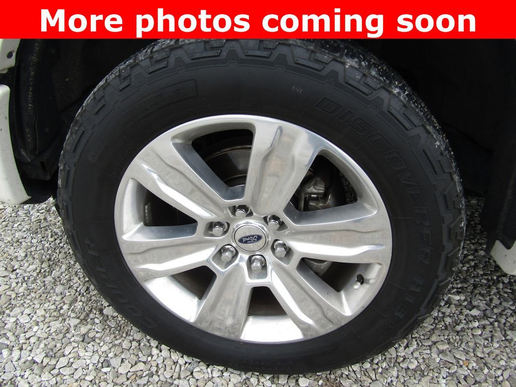 Used 2016 Ford F150 Platinum w/ Equipment Group 701A Luxury AWD/4WD image 5