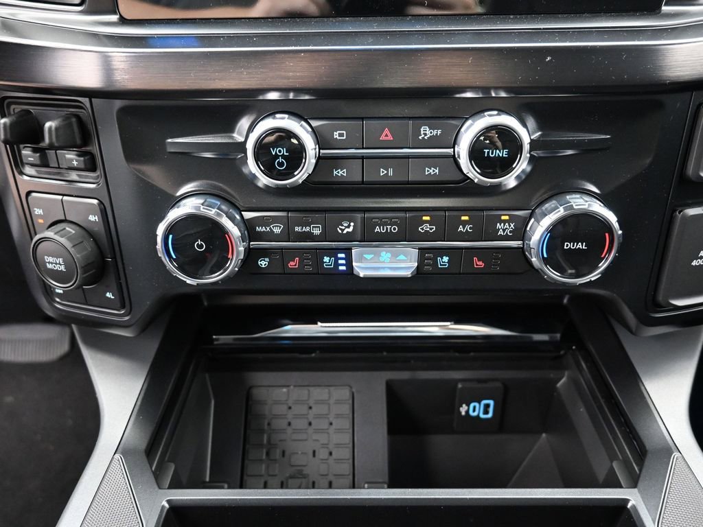 New 2026 Ford F250 Lariat w/ Chrome Package image 19