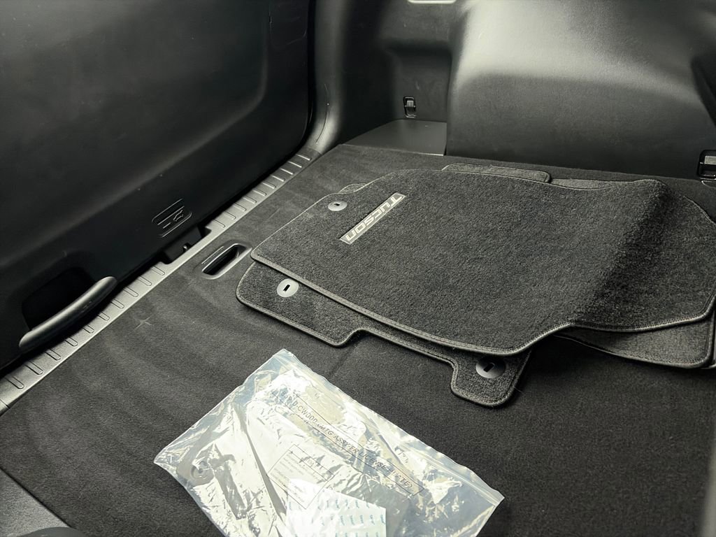 Used 2024 Hyundai Tucson SE image 33