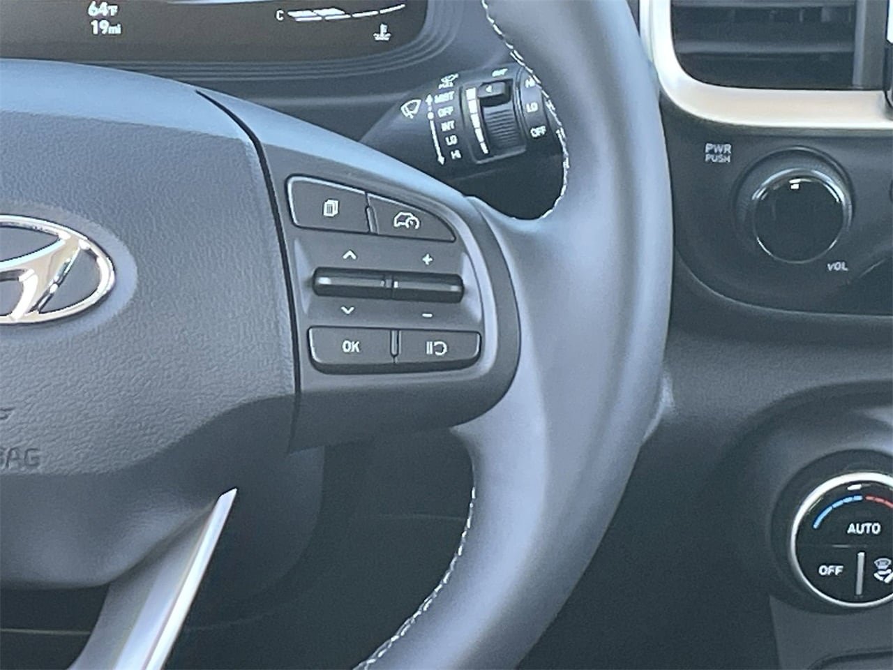 New 2026 Hyundai Venue SEL FWD image 22