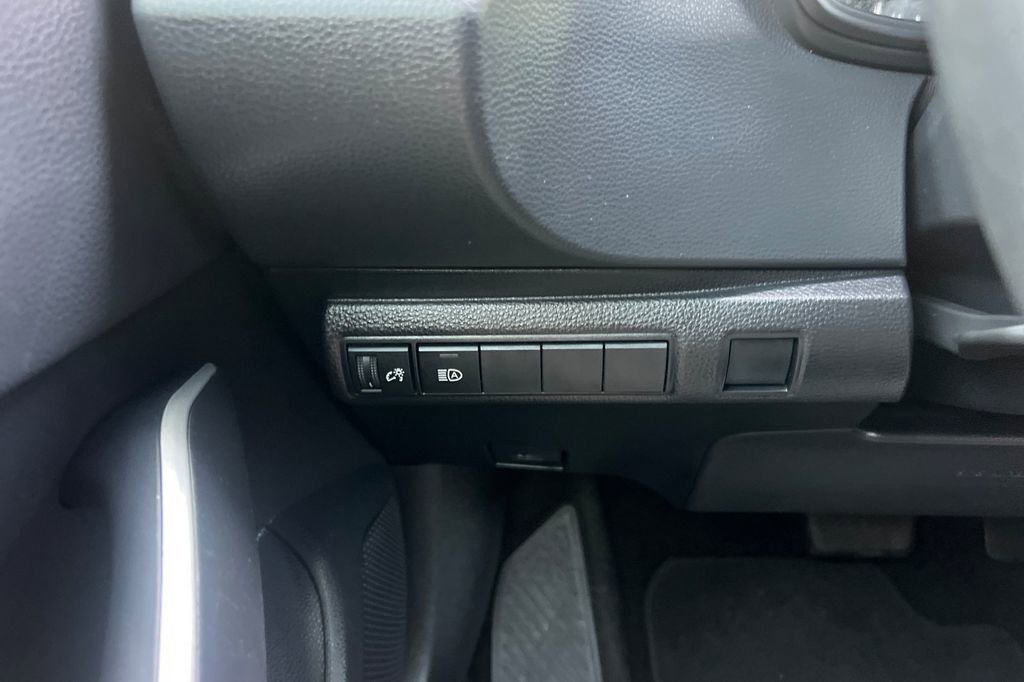 Used 2023 Toyota Corolla SE w/ SE Premium Package image 31