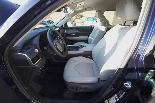Certified 2024 Toyota Grand Highlander Limited image 9