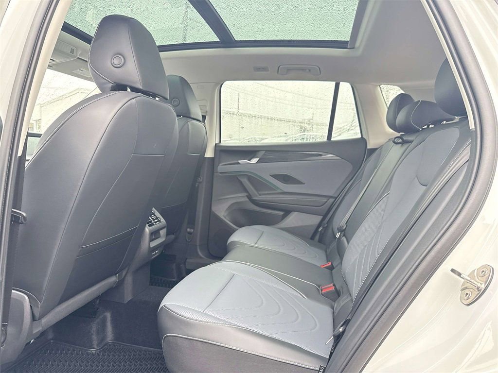 New 2026 Volkswagen Tiguan SE image 23