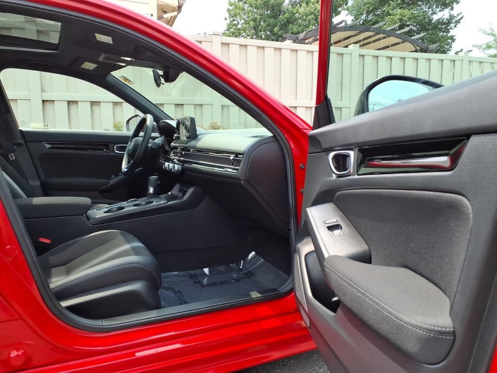 Used 2025 Honda Civic Sport image 12