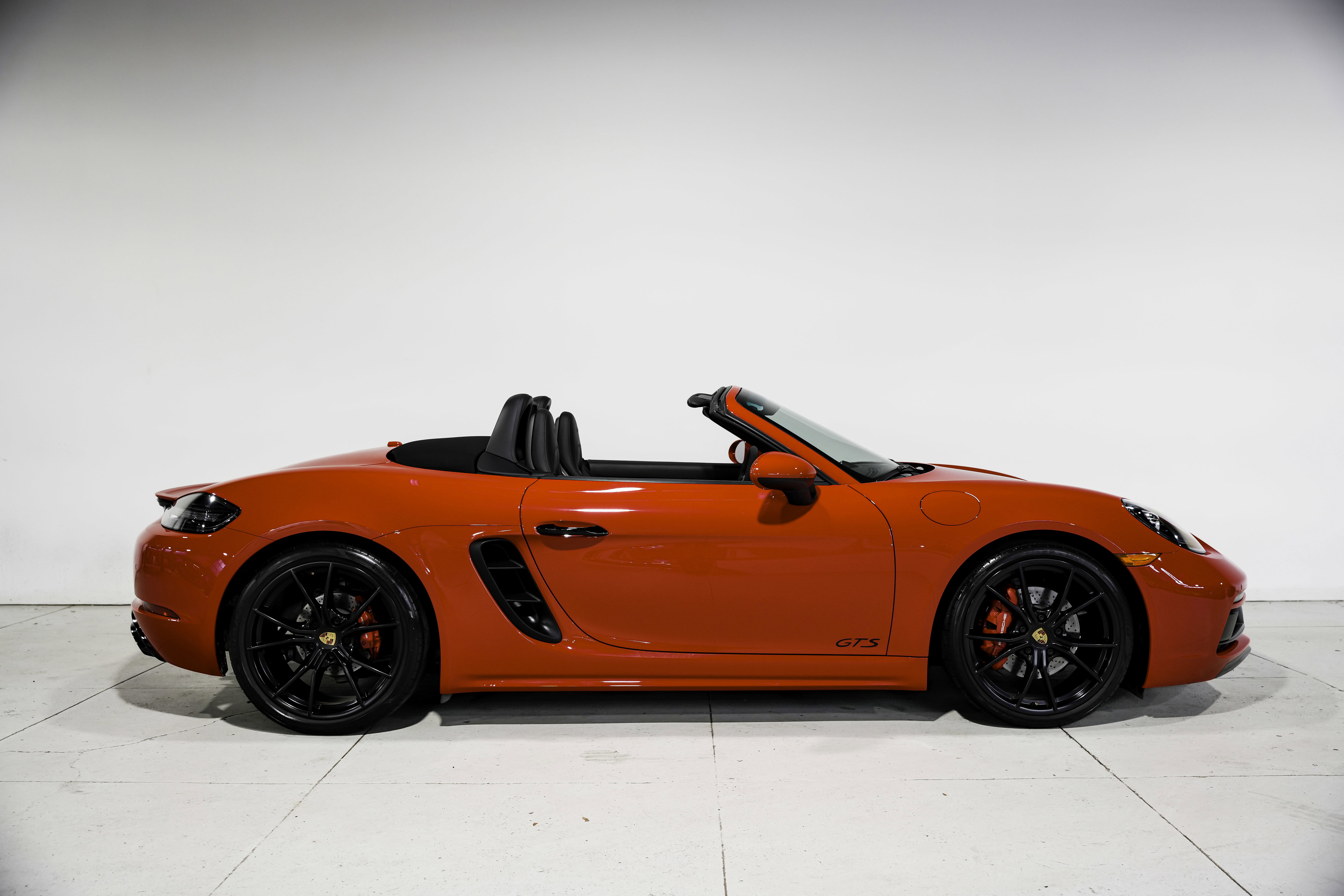 Used 2019 Porsche 718 Boxster GTS image 2