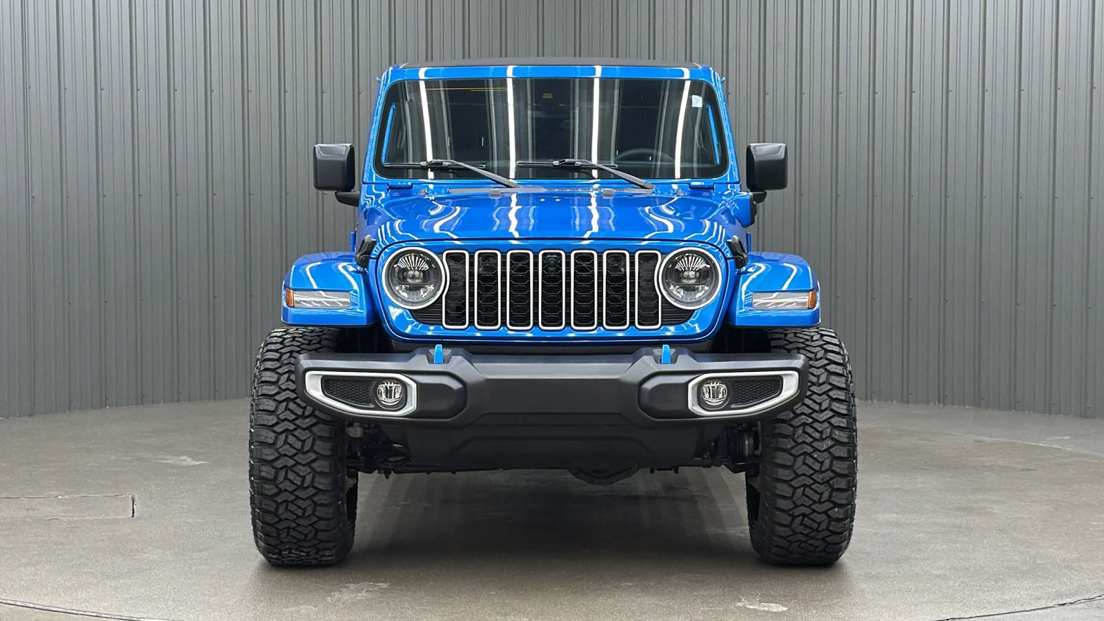 Used 2024 Jeep Wrangler Unlimited Sahara w/ Technology Group image 8