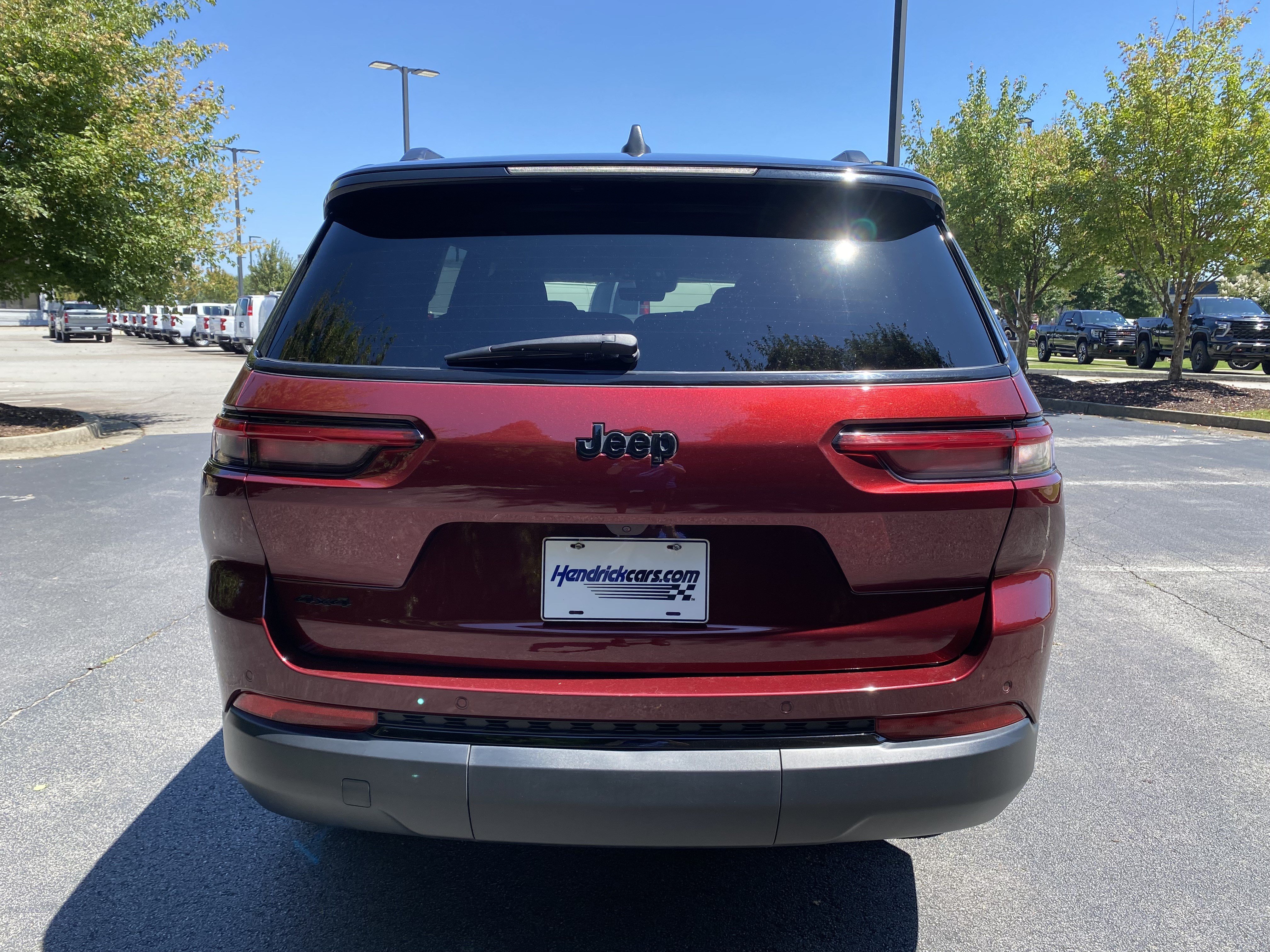 Used 2025 Jeep Grand Cherokee L Limited w/ Trailer Tow Package AWD/4WD image 8
