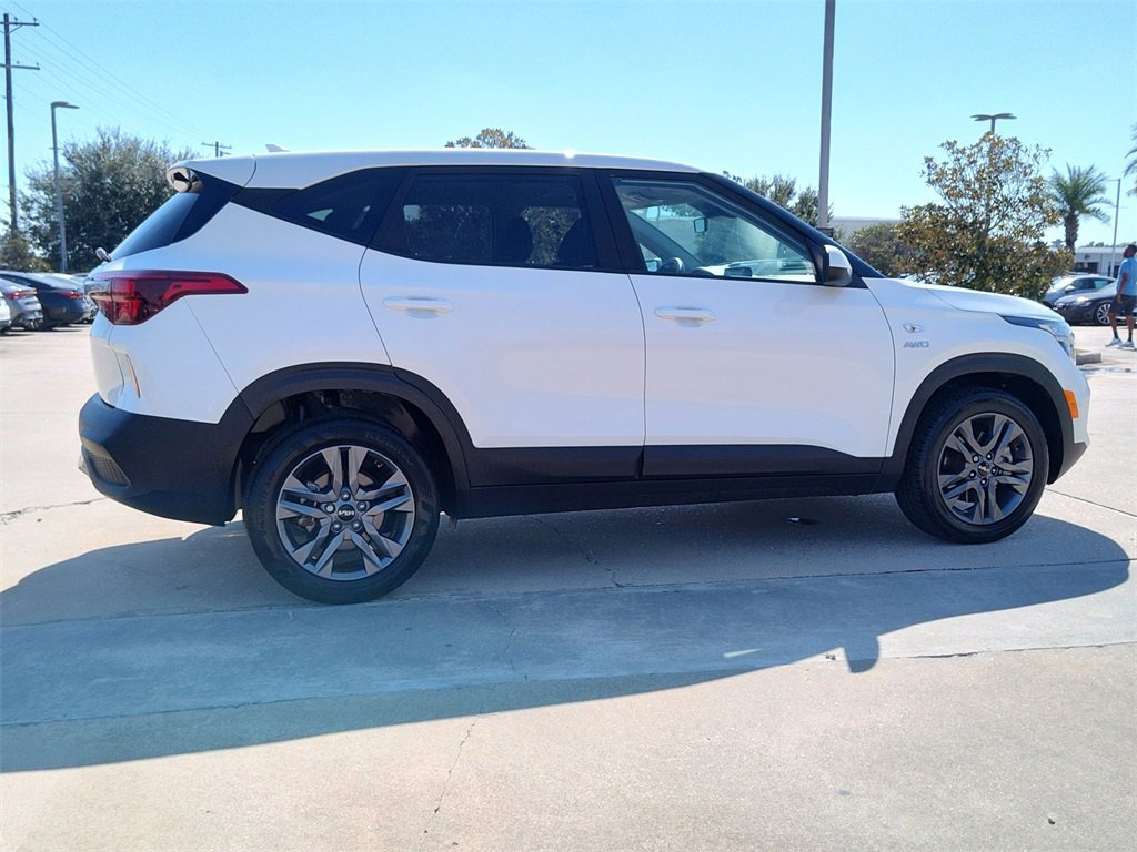 Used 2023 Kia Seltos LX image 11