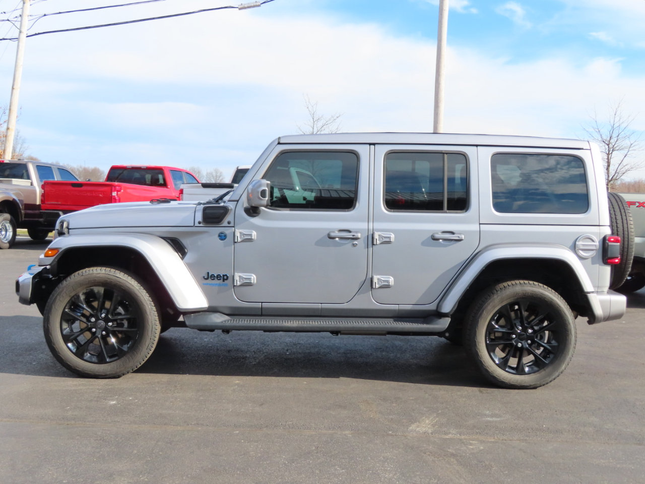 Used 2021 Jeep Wrangler Unlimited Sahara image 3