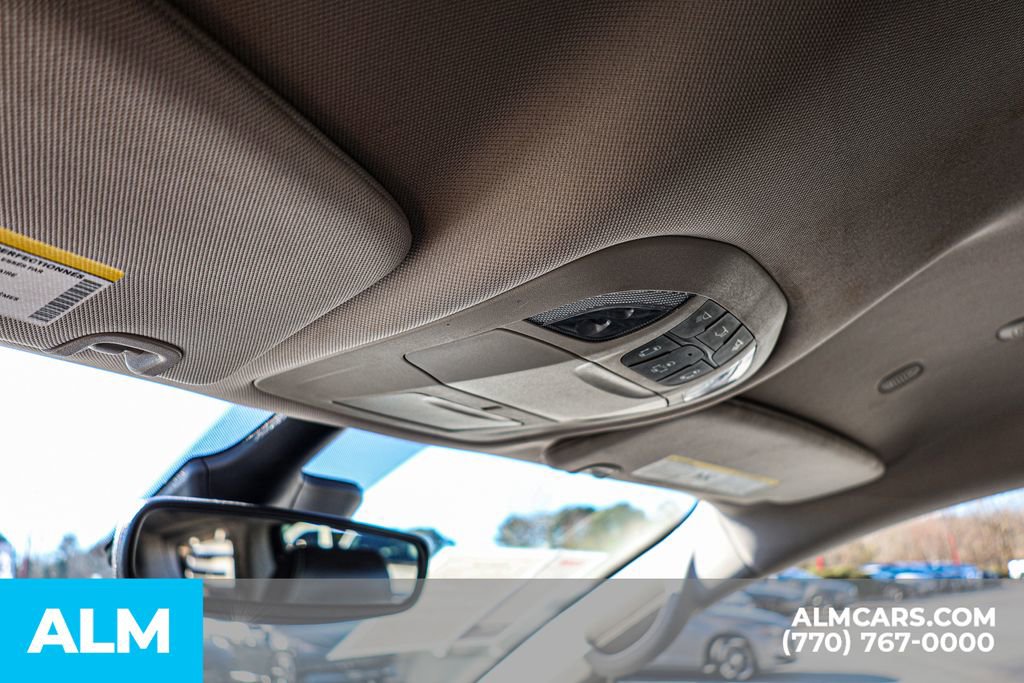 Used 2023 Chrysler Pacifica Touring-L image 62