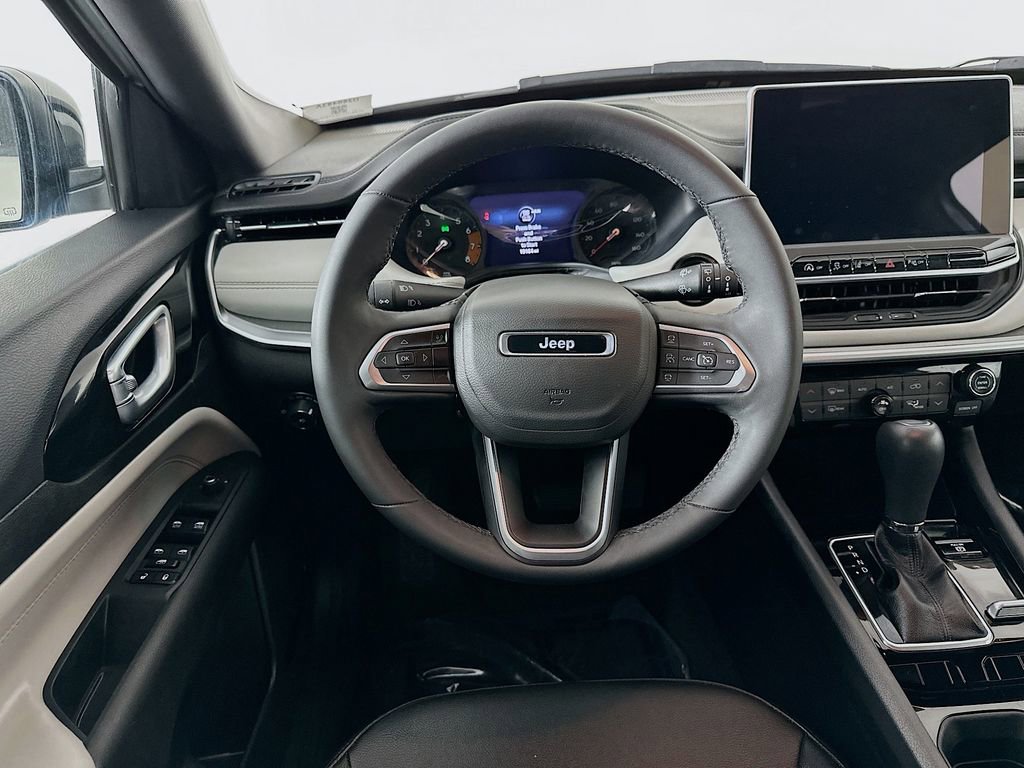 Used 2025 Jeep Compass Limited AWD/4WD image 31