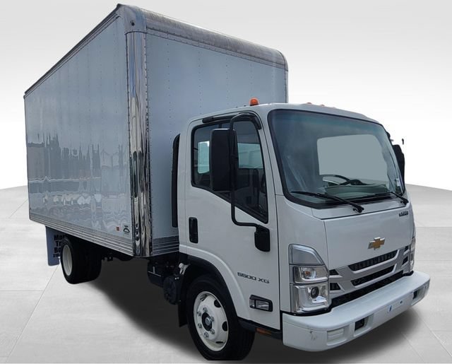 New 2025 Chevrolet Low Cab Forward 5500XG RWD image 2
