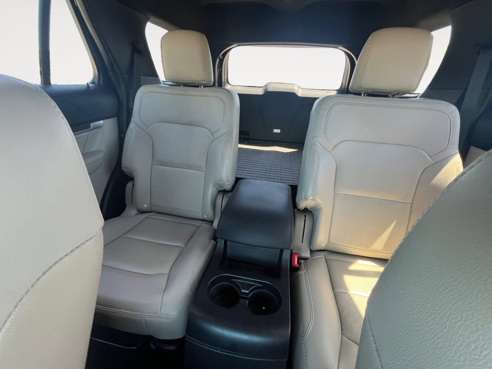 Used 2019 Ford Explorer Limited w/ Ford Safe & Smart Package AWD/4WD image 13